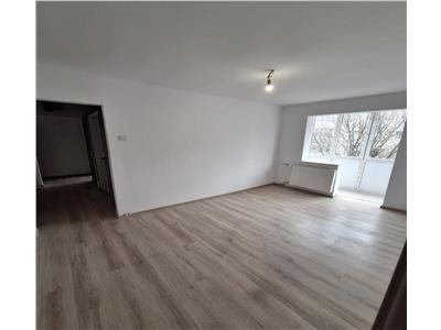 4 camere etaj intermediar langa Mall renovat recent