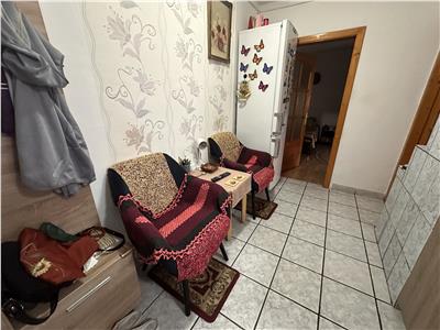 Decomandat, 36 mp utili, etaj intermediar cu centrala propie