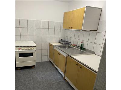 Decomandat, mobilat si utilat linga Piata Doina