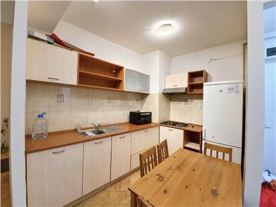 Apartament cu 2 camere 70 mp la etajul 2