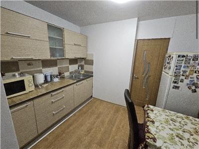 Decomandat cu 2 bai, model mare