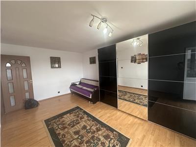 Decomandat cu 2 balcoane, et 3, mobilat, linga Shopping City