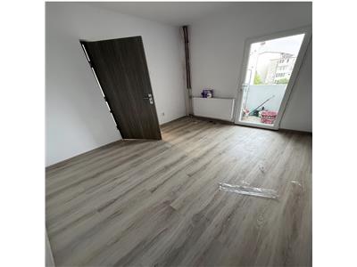 Amenajat complet la etajul 3 linga Judetean
