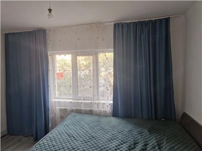 Apartament cu 2 camere cu centrala propie, linga piata Verde