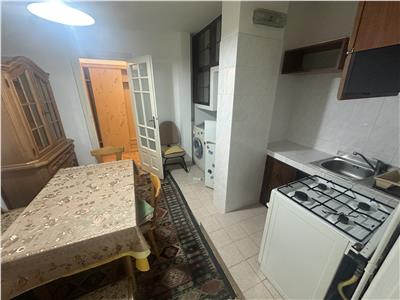 Decomandat la etajul 2 cu garaj in Bucovina
