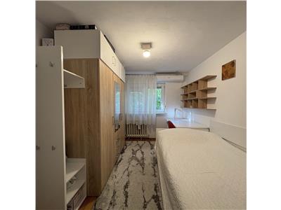 3 camere etaj 1 linga Iulius Mall