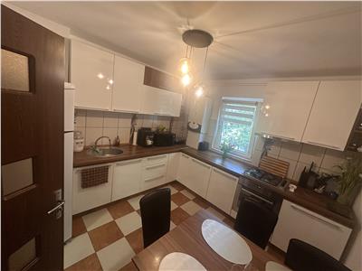 Decomandat Et 3/4 cu 2 bai si 2 balcoane linga parcul Clabucet