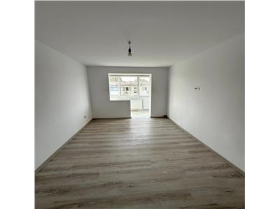 Decomandat cu 2 bai, amenajat complet