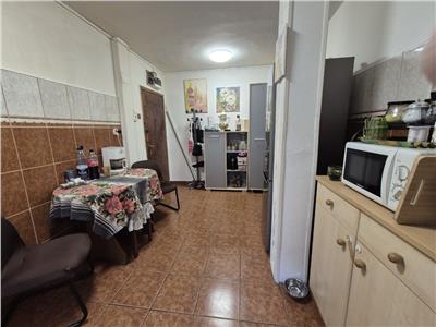 Etaj 1 in bloc anvelopat, linga Iulius Mall