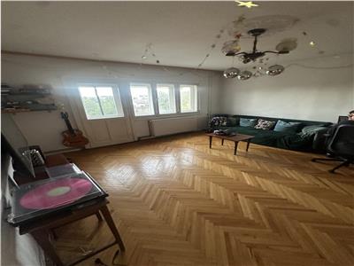 Decomandat, model mare cu centrala propie in Bucovina