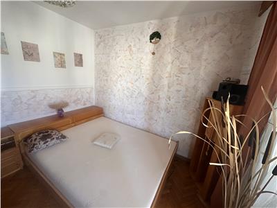 Decomandat cu 2 bai si 2 balcoane, etaj intermediar