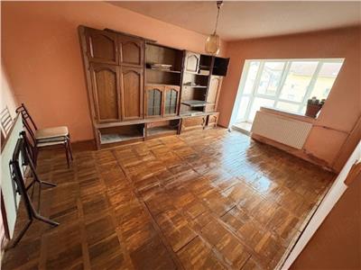 Confort 1 decomandat, etaj intermediar in bloc anvelopat