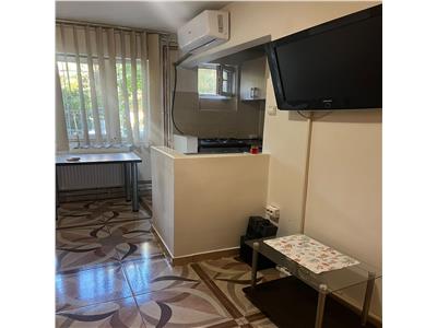 Mobilat si utilat la parter cu centrala propie in bloc anvelopat