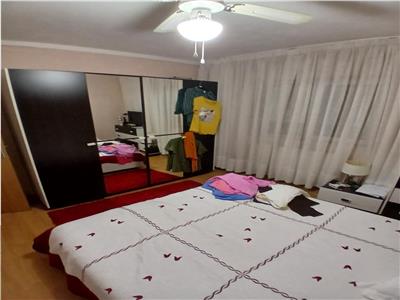 Decomandat cu 2 bai, mobilat si utilat