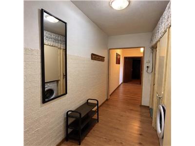 2 camere decomandat in bloc anvelopat