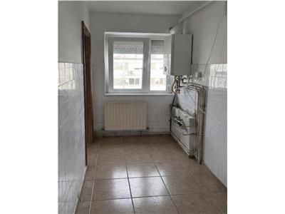 Apartament cu 4 camere, 85 mp cu centrala propie