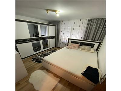 Apartament 2 camere, decomandat, etaj intermediar, zona Lipovei