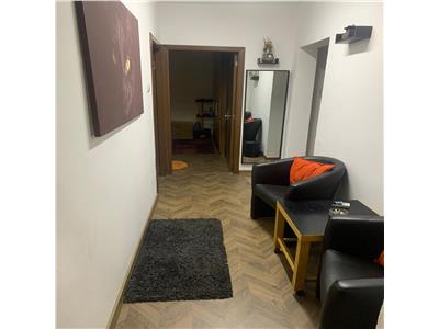 Apartament 3 camere, decomandat, zona Gheorghe Lazar