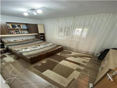 Apartament 3 camere, parter, zona Aradului