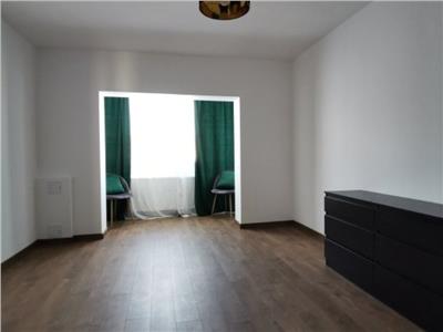 Apartament 3 camere, decomndat, zona Soarelui