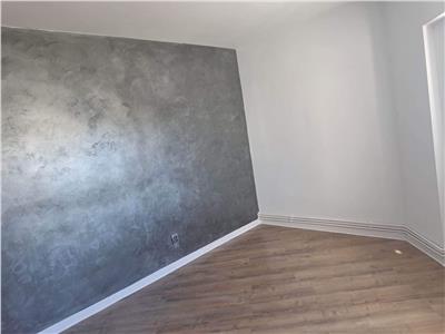 Decomandat cu centrala 2 balcoane bloc izolat