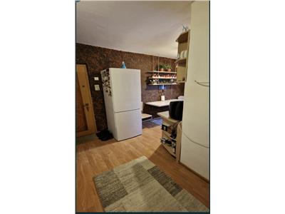 Decomandat, renovat recent cu centrala propie
