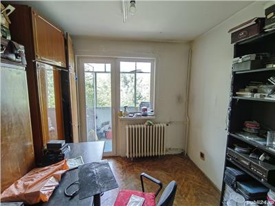 Apartament cu 3 camere si boxa