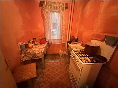 Decomandat in bloc anvelopat