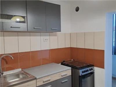 Decomandat cu 2 bai, centrala propie