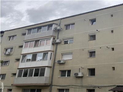 Apartament cu 3 camere in bloc anvelopat