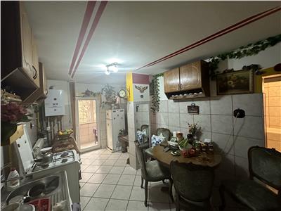 2 camere, decomandat, etaj 1, centrala termica, Dorobantilor!