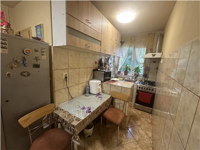 Apartament cu 3 camere la etajul 3 aproape de Mall
