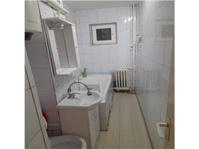 Decomandat la etajul 1 lingă Piața Dacia