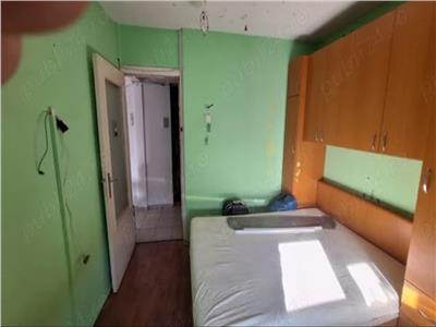 Decomandat la etajul 3 cu centrala propie langa AEM