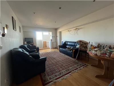 Decomandat cu 2 bai in bloc BCA