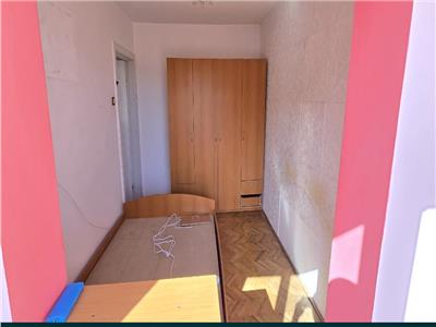 Apartament cu 4 camere cu centrala propie in piata Dacia