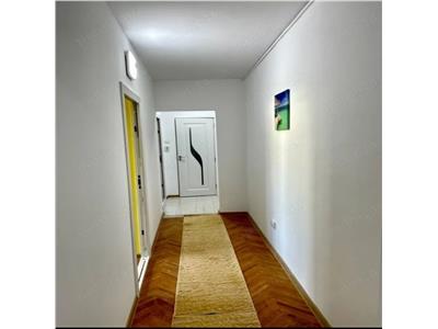 Apartament cu 2 camere decomandat în Complexul Studențesc