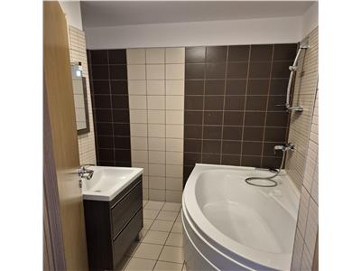 Decomandat cu 2 balcoane, mobilat si utilat