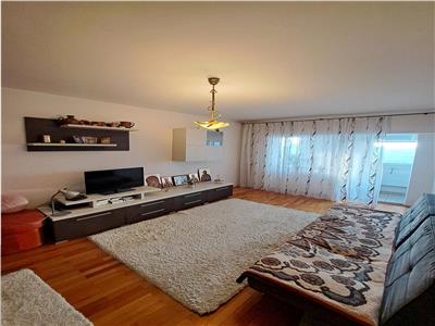 3 camere decomandat, centrala termica, etaj intermediar aproape de Complexul Studentesc!