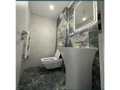 Decomandat cu 2 băi și 2 balcoane, renovat complet nou