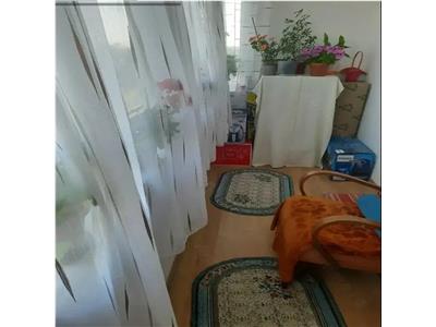 Decomandat cu centrală propie în bloc anvelopat , lingă AEM