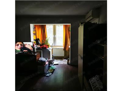 Etaj 1 cu balcon, linga Piata Doina